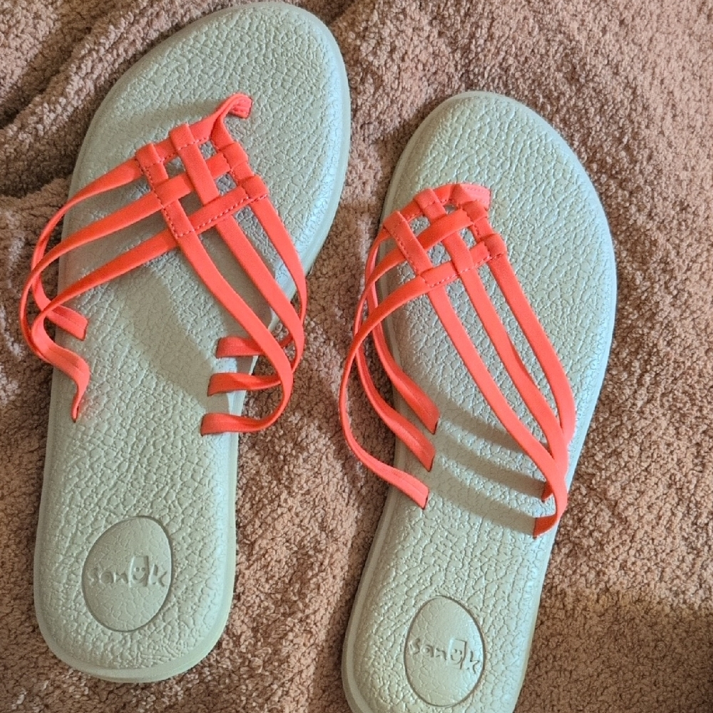 New SANUK Yoga Salty - Neon Orange Strappy Flip Flops